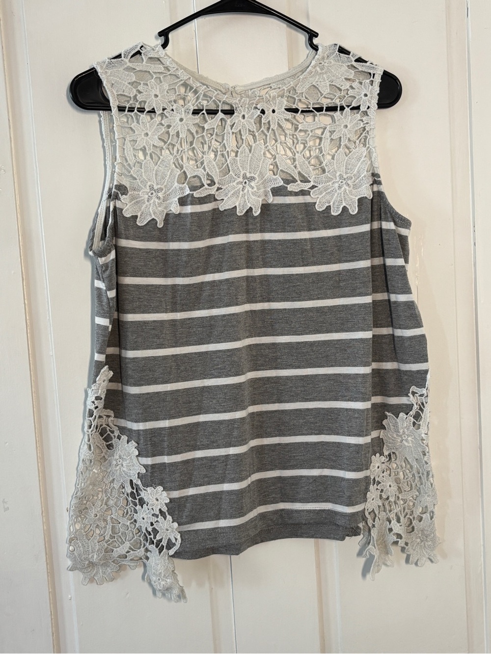 Flowy Bohemian Lacey Gray & White Striped Lace-Trim Tunic Tank Top Poof New York